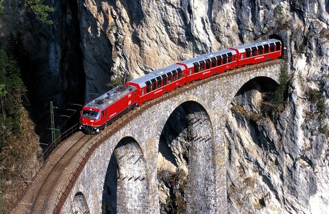 Bernina Express - Von den Alpen zu den Palmen | Schweiz Zugrundreise 