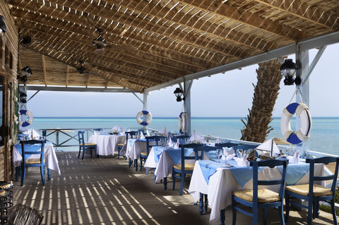 Nilkreuzfahrt & Baden 5***** Nile Crown III &  5***** Hotel Mövenpick Resort & Spa El Gouna