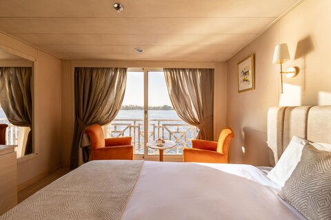 Nilkreuzfahrt & Baden 5***** Nile Crown III &  5***** Hotel Mövenpick Resort & Spa El Gouna