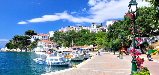 Weitere Destinationen für Ihren Urlaub ab Linz: Skiathos