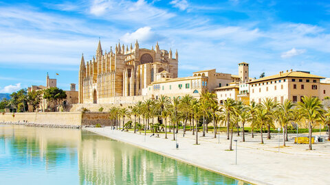 Sant Jordi Hotel ab/bis Linz oder Graz